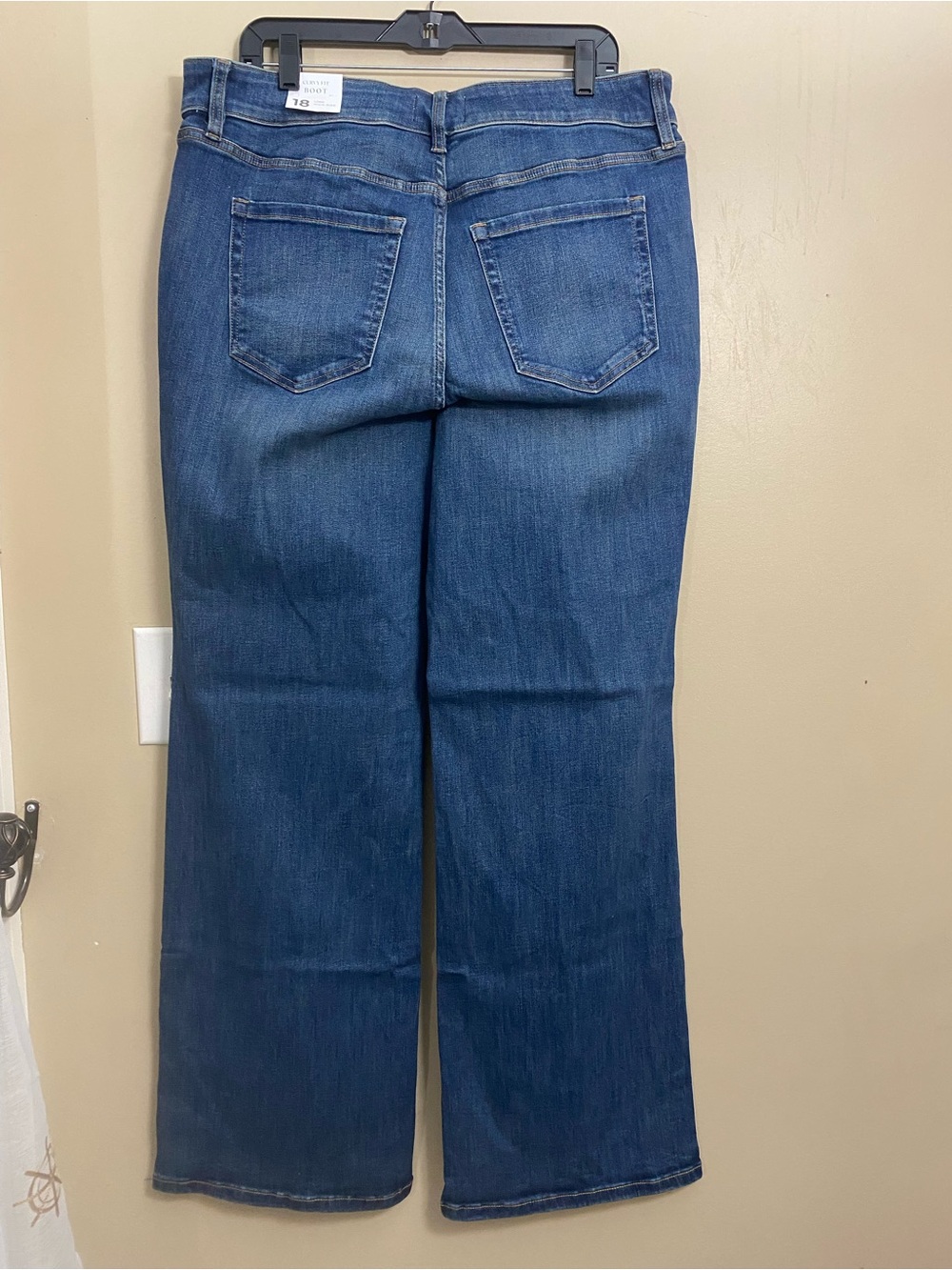 Lane Bryant NWT Curvy Fit Boot High Rise Medium Wash Stretch Flare Jean Size 18L - Picture 8 of 10